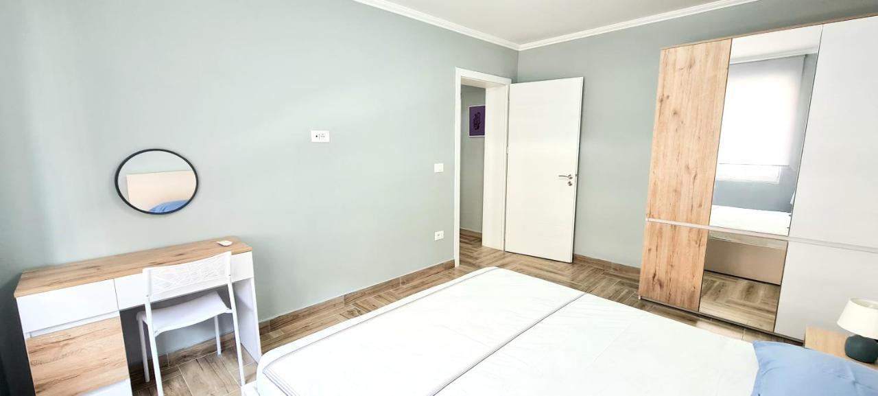 Apartament 2V1 - 21 Dhjetori Tirana Zewnętrze zdjęcie