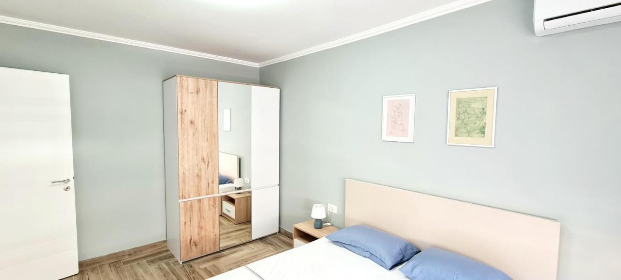 Apartament 2V1 - 21 Dhjetori Tirana Zewnętrze zdjęcie