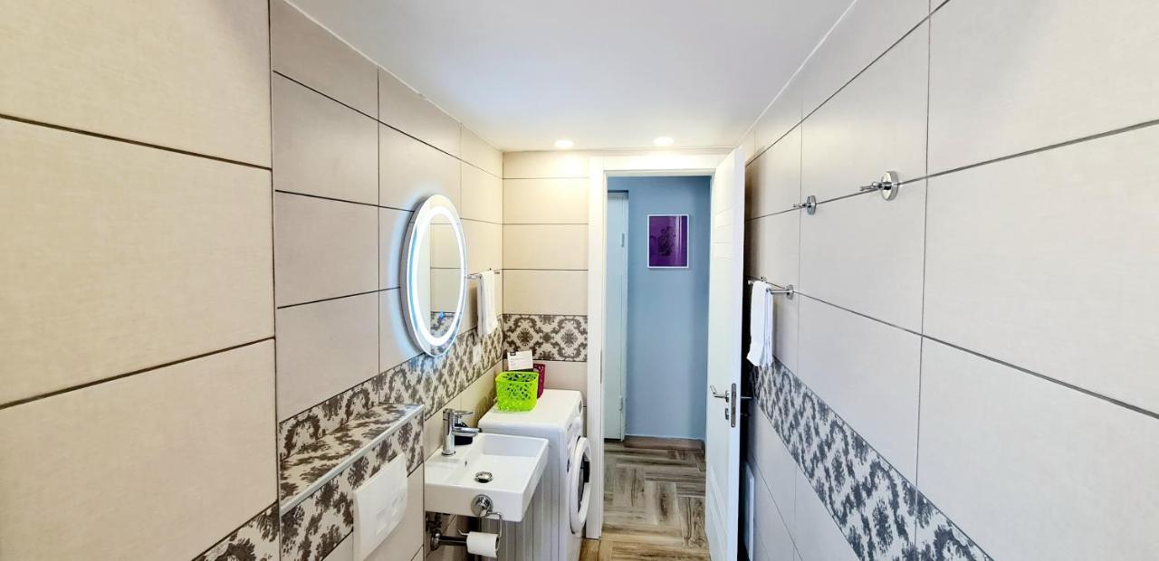 Apartament 2V1 - 21 Dhjetori Tirana Zewnętrze zdjęcie