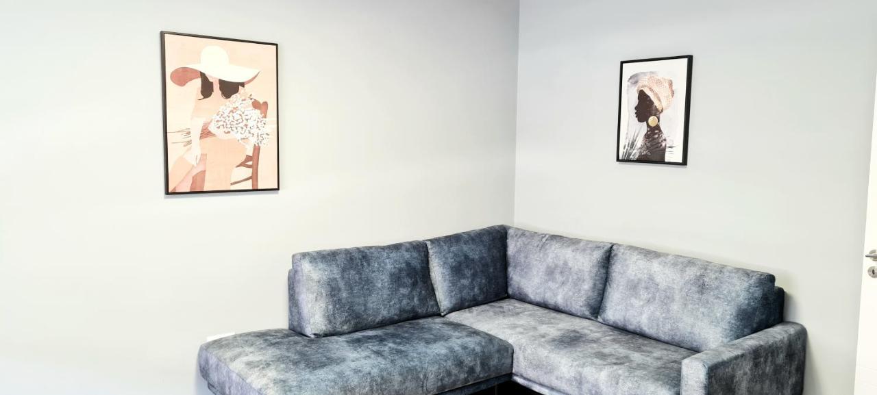 Apartament 2V1 - 21 Dhjetori Tirana Zewnętrze zdjęcie